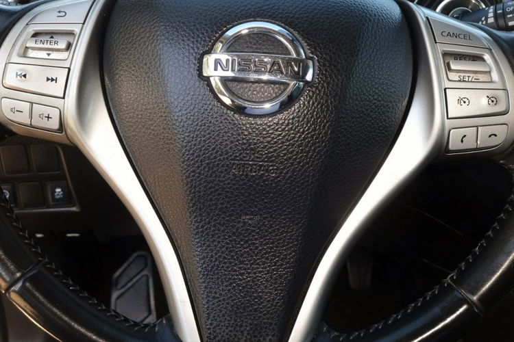 Nissan Qashqai 1.6 Navi Panorama Kamery 360 zdjęcie 16
