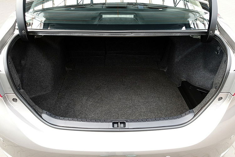 Toyota Corolla 1.6i 132KM Navi+Kamera+SAM PARKUJE I-wł Krajowy BEZWYPADKO zdjęcie 13