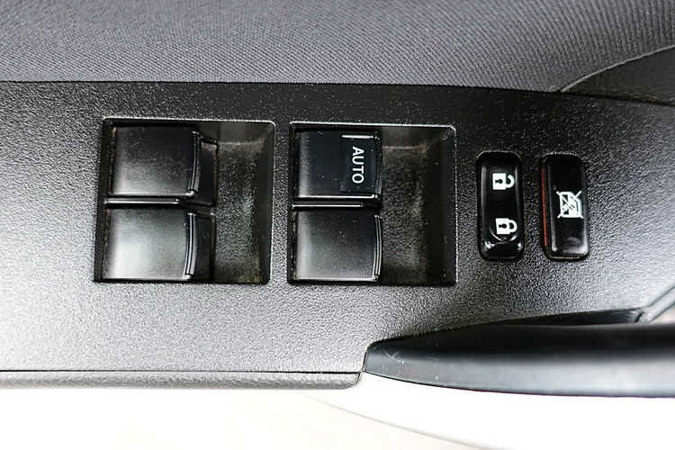 Toyota Corolla 1.6i 132KM Navi+Kamera+SAM PARKUJE I-wł Krajowy BEZWYPADKO zdjęcie 15