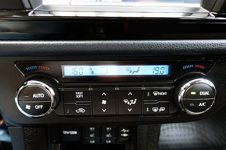 Toyota Corolla 1.6i 132KM Navi+Kamera+SAM PARKUJE I-wł Krajowy BEZWYPADKO zdjęcie 28