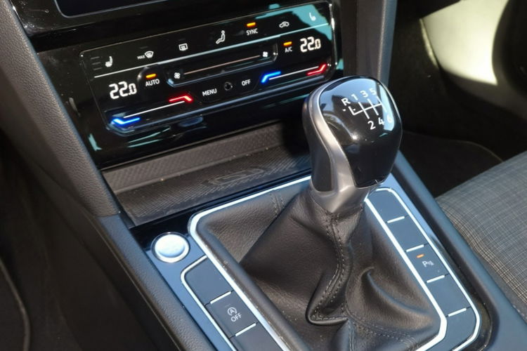 Volkswagen Passat 2.0 TDi Navi Kamera Serwis zdjęcie 12