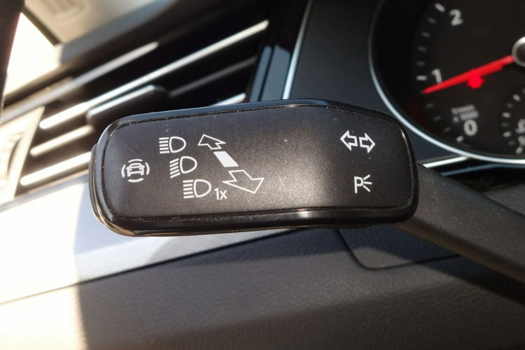 Volkswagen Passat 2.0 TDi Navi Kamera Serwis zdjęcie 20