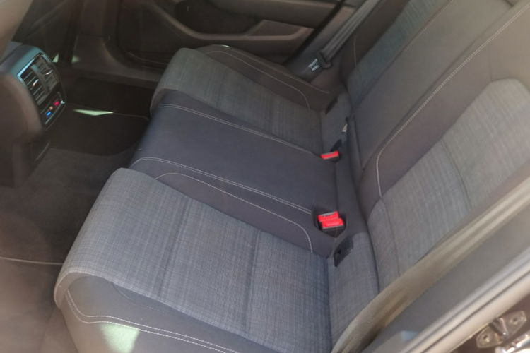 Volkswagen Passat 2.0 TDi Navi Kamera Serwis zdjęcie 30