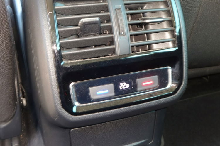 Volkswagen Passat 2.0 TDi Navi Kamera Serwis zdjęcie 32