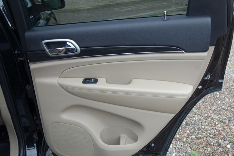 Jeep Grand Cherokee ZAREJESTROWANE, ZADBANE zdjęcie 16