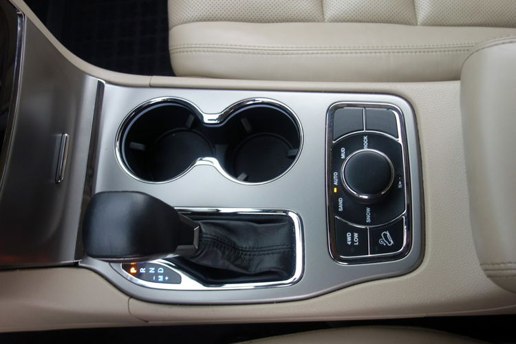 Jeep Grand Cherokee ZAREJESTROWANE, ZADBANE zdjęcie 24