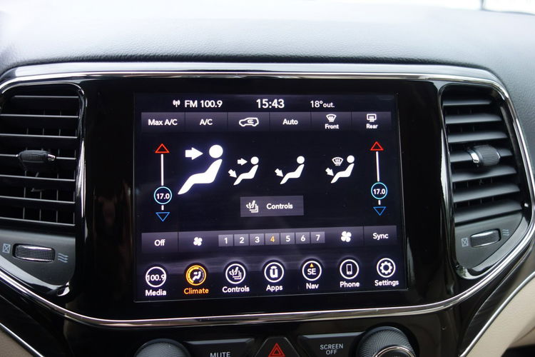 Jeep Grand Cherokee ZAREJESTROWANE, ZADBANE zdjęcie 31