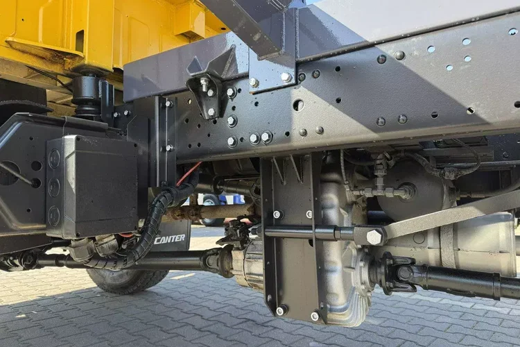 Mitsubishi Canter Fuso 4x4 17C18D 4.9/180KM Wywrotka 3-stronna zdjęcie 11