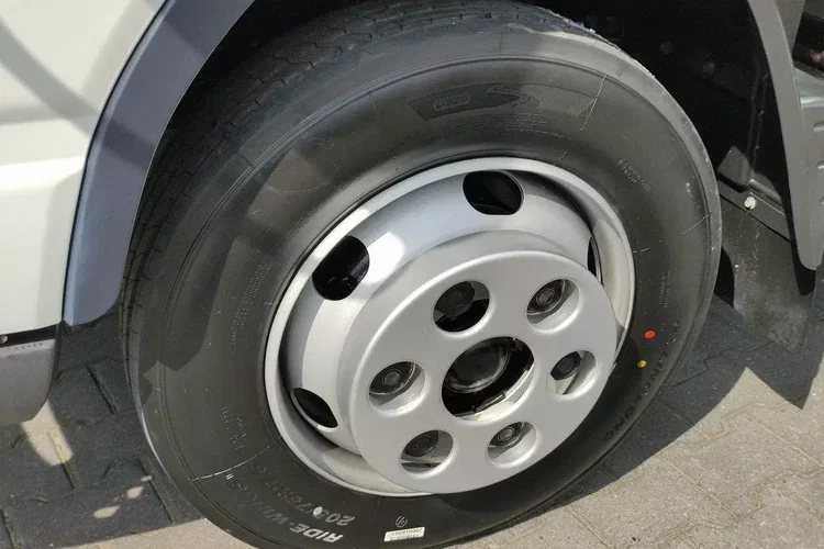 Mitsubishi Canter 7C18 3.0/150 KM Skrzyniowy Automat Klima zdjęcie 6