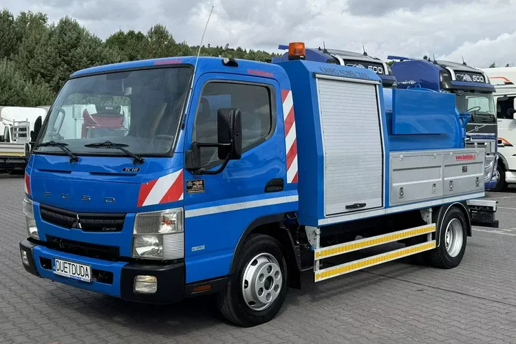 Mitsubishi Canter 7C18 3.0/150 KM Asenizcyjny zdjęcie 2