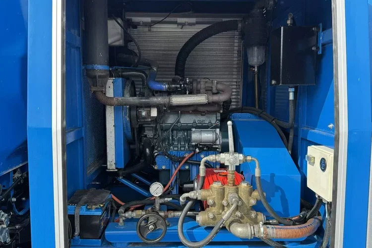 Mitsubishi Canter 7C18 3.0/150 KM Asenizcyjny zdjęcie 8