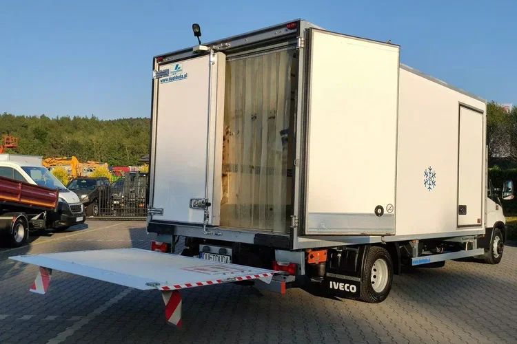 Iveco Daily 70C17 Mroźnia Ściana Grodziowa Multitemperatura zdjęcie 10