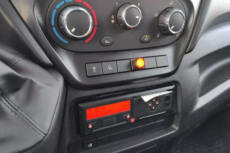 Iveco Daily 70C17 Mroźnia Ściana Grodziowa Multitemperatura zdjęcie 29