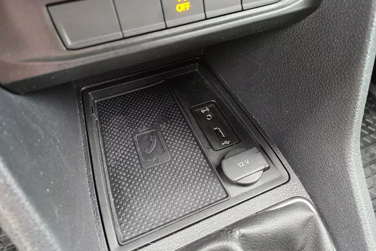 Volkswagen Caddy Long 39999zł NETTO Zabudowa Warsztatowa 2.0TDi/102KM zdjęcie 31