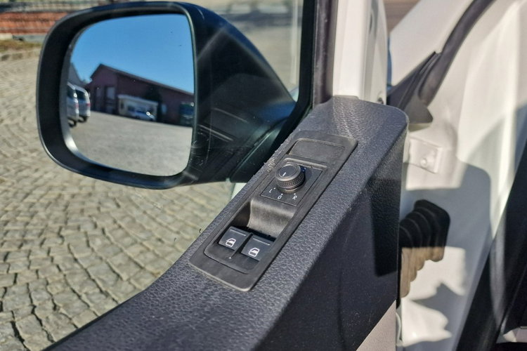 Volkswagen Transporter (Nr 107) Transporter T6 2.0 TDI, KLIMA rejestracja 2017 zdjęcie 11