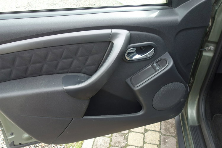 Duster Dacia Duster 2014 1.2 benzyna 125km przebieg 115tyś nawi klima zdjęcie 13