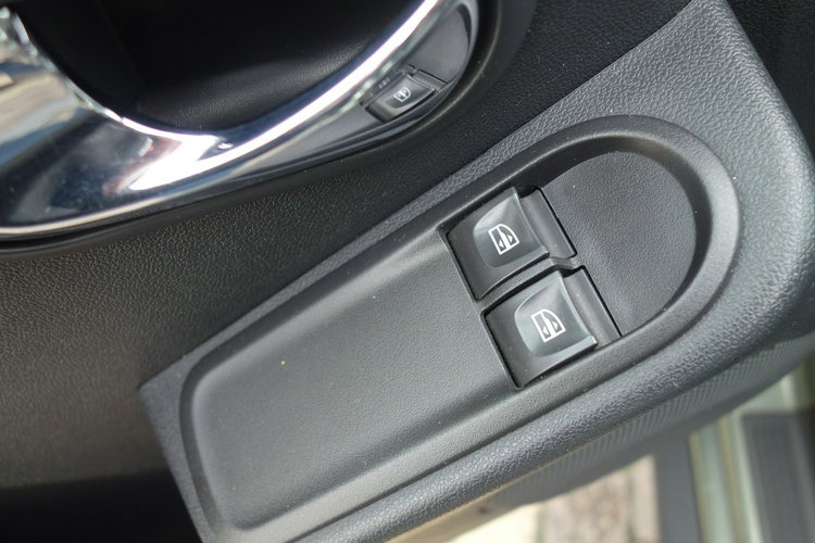 Duster Dacia Duster 2014 1.2 benzyna 125km przebieg 115tyś nawi klima zdjęcie 14