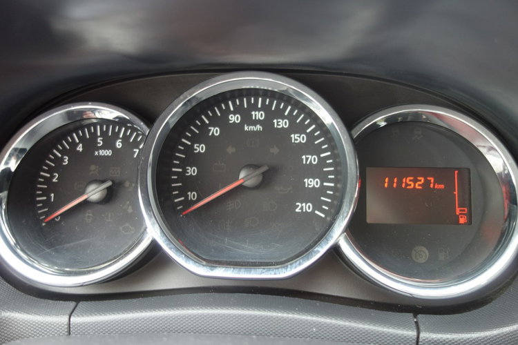 Duster Dacia Duster 2014 1.2 benzyna 125km przebieg 115tyś nawi klima zdjęcie 15