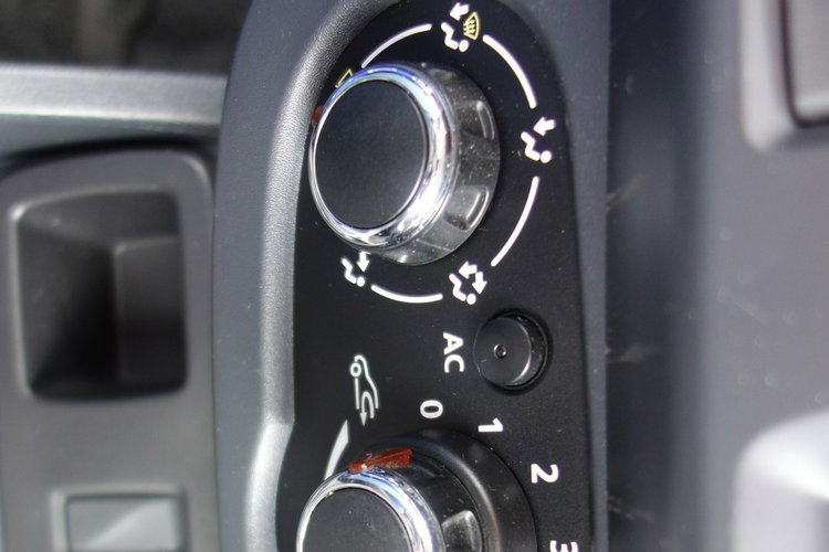 Duster Dacia Duster 2014 1.2 benzyna 125km przebieg 115tyś nawi klima zdjęcie 18