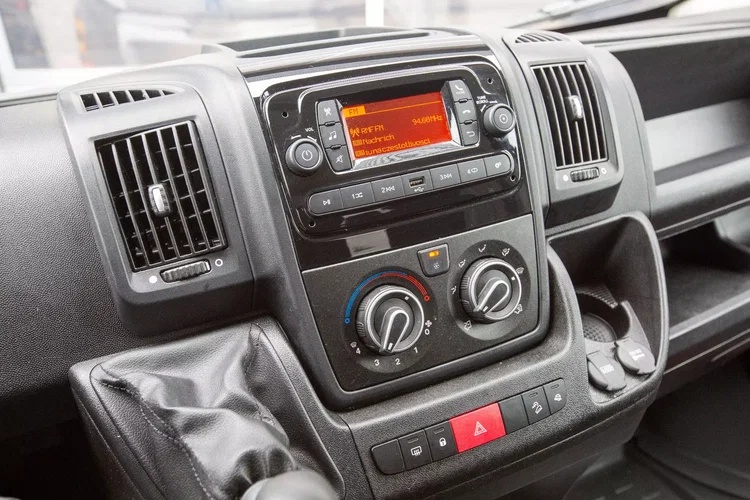 Peugeot Boxer 165KM KONTENER 8ep + WINDA dHollandia 750kg zdjęcie 13