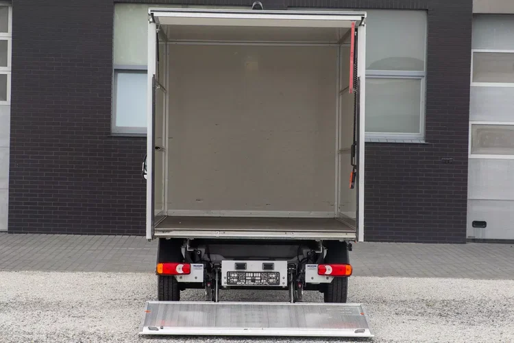 Peugeot Boxer 165KM KONTENER 8ep + WINDA dHollandia 750kg zdjęcie 5