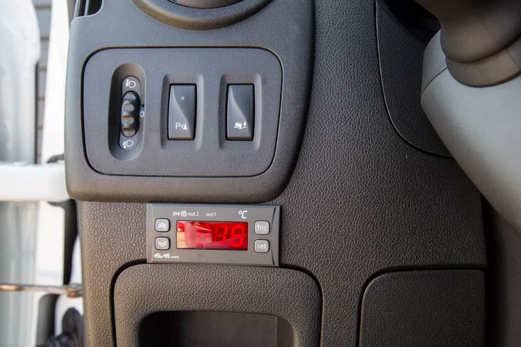 Renault Master L3H2 2.3 CHŁODNIA do 0 C + webasto zdjęcie 13