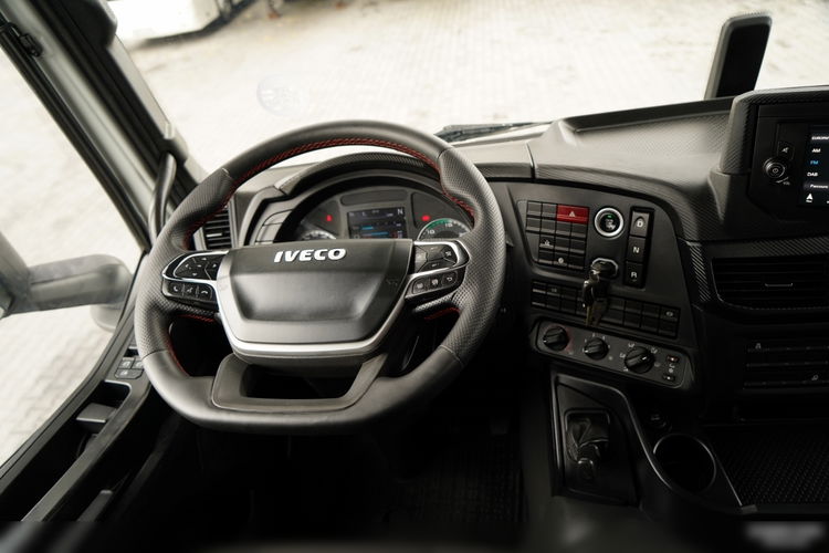 Iveco X-WAY 480 / 8X4 / WYWROTKA DWUSTRONNA / HYDROBURTA / HYDROKLAPA / AUTOMAT / SPROWADZONY zdjęcie 42
