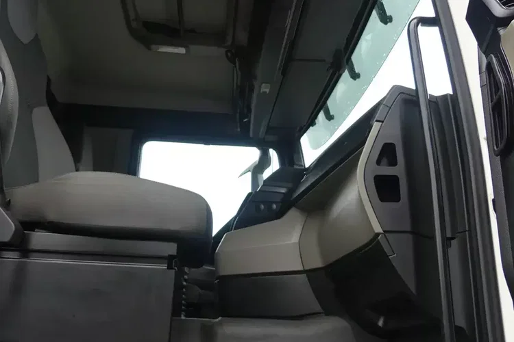 TGS 41.470 / 8x8 / WYWROTKA MEILLER / MANUAL / NISKI PRZEBIEG / zdjęcie 23