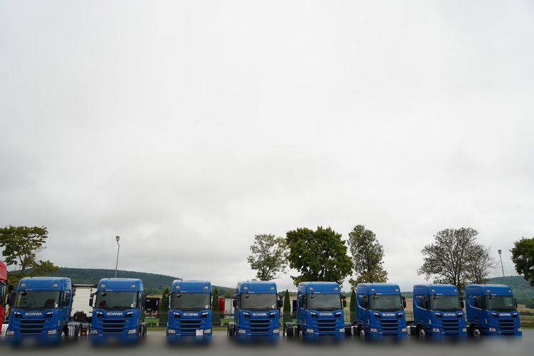 Scania R 450 / 25 SZTUK / RETARDER / HYDRAULIKA / KLIMATYZACJA POSTOJOWA / ALUFELGI / PO KONTRAKCIE SERWISOWYM zdjęcie 9