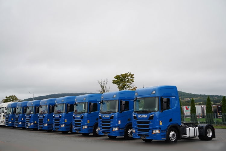 Scania R 450 / 25 SZTUK / RETARDER / HYDRAULIKA / KLIMATYZACJA POSTOJOWA / ALUFELGI / PO KONTRAKCIE SERWISOWYM zdjęcie 2