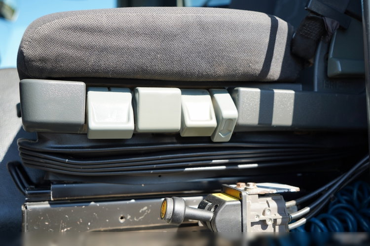 Mercedes -BENZ / ACTROS 4141 / 8X6 / WYWROTKA TYLNOZSYPOWA / WIELTON / EPS + SPRZĘGŁO / OPONY 100% zdjęcie 35