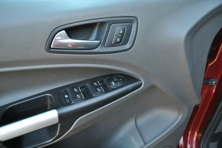 Grand Tourneo Connect Titanium 1, 5 EcoBlue 120KM A8 ASO Forda Gwarancja 7-osobowy zdjęcie 18