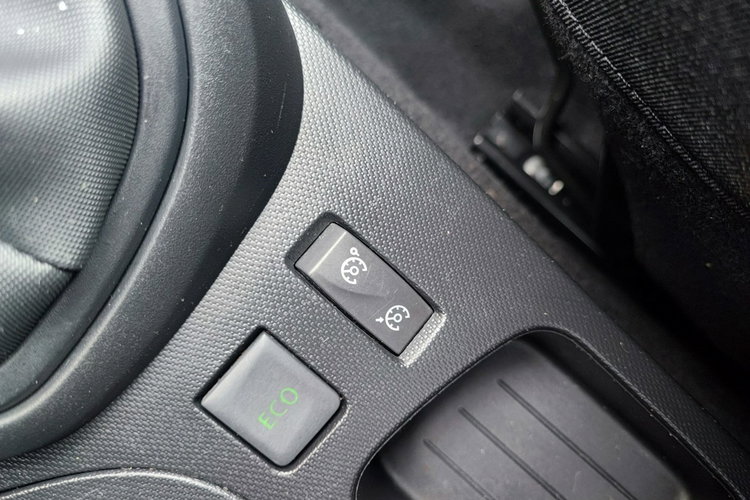 Renault Captur -niski udokumentowany przebieg + pełny serwis zdjęcie 17