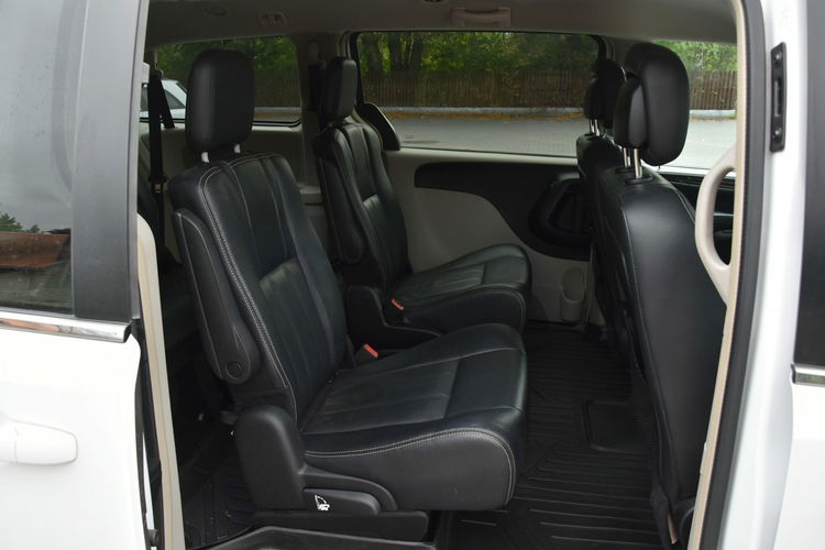 Chrysler Town & Country 3.6 V6 287KM 2016r. Skóra 7os. DVD Kamera el. drzwi PL tablice zdjęcie 11