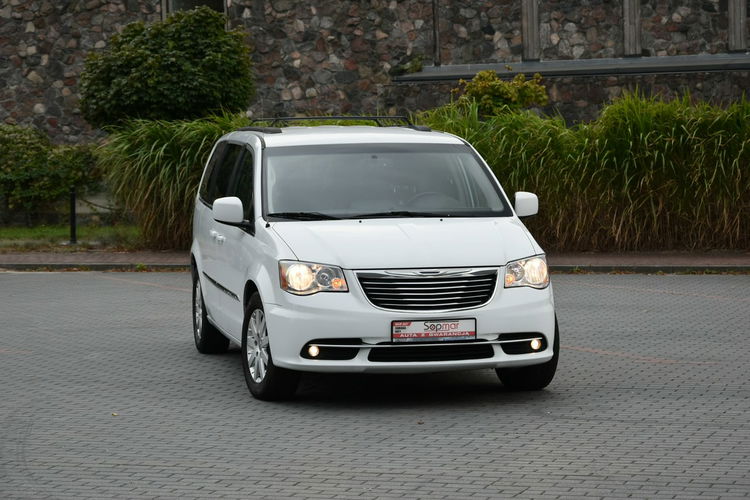 Chrysler Town & Country 3.6 V6 287KM 2016r. Skóra 7os. DVD Kamera el. drzwi PL tablice zdjęcie 19