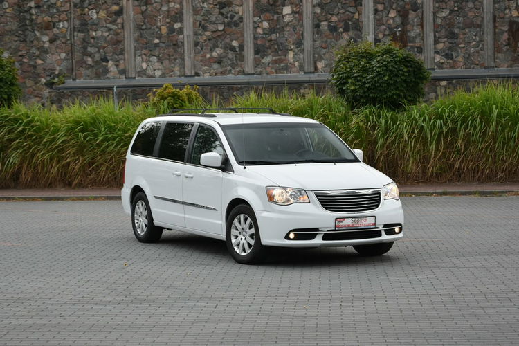 Chrysler Town & Country 3.6 V6 287KM 2016r. Skóra 7os. DVD Kamera el. drzwi PL tablice zdjęcie 7