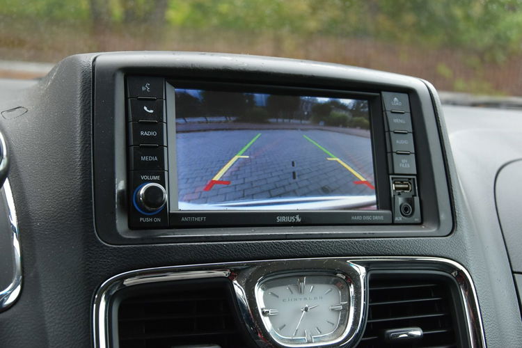 Chrysler Town & Country 3.6 V6 287KM 2016r. Skóra 7os. DVD Kamera el. drzwi PL tablice zdjęcie 9