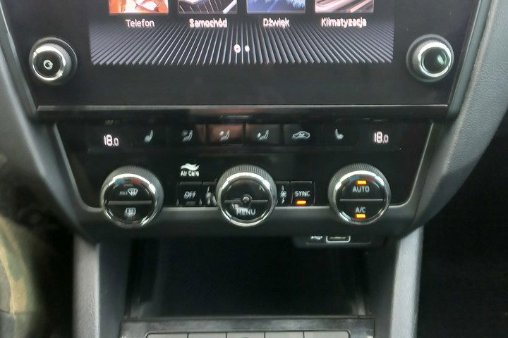 Skoda Octavia DSG STYLE Fotele Kubełki Kamera Cofania Serwis ASO 1.5TSI 150KM zdjęcie 4