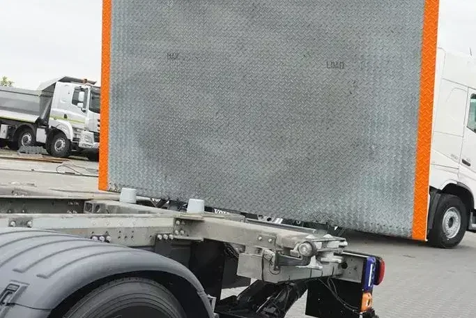 Scania P 410 / ACC / E 6 / BDF + WINDA / 7.15 , 7.45, 7.82 M / OŚ SKRĘTNA zdjęcie 40