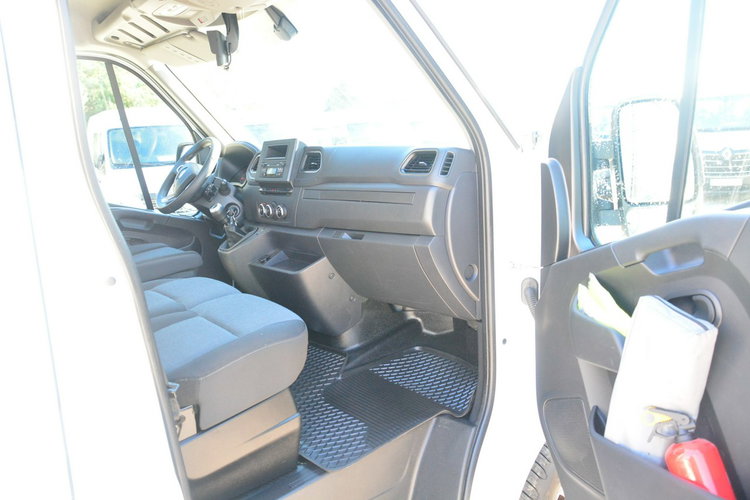 Renault Master sredniak master L2H2 3 osobowy lift pełna opcja zdjęcie 6
