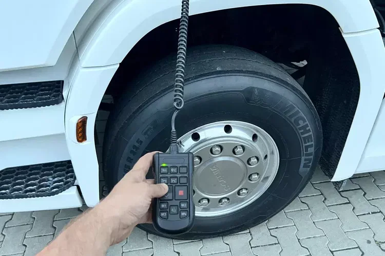 R450 z Niemiec cała na poduszce x6 hydraulika ASO Scania Full LED NAVI zdjęcie 24