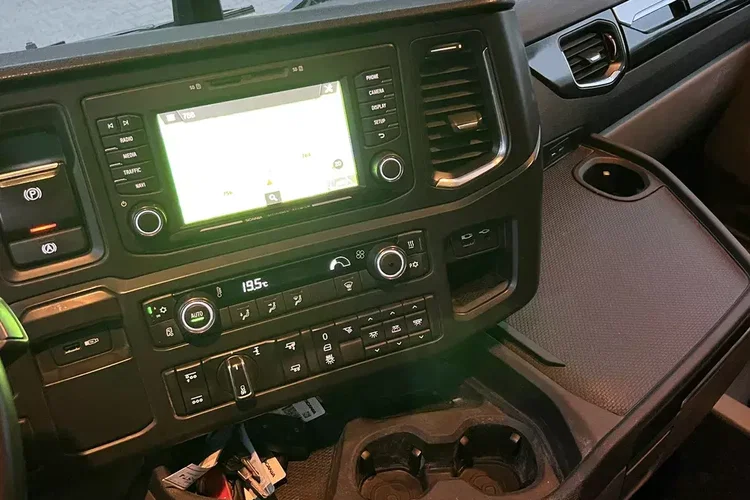 R450 z Niemiec cała na poduszce x6 hydraulika ASO Scania Full LED NAVI zdjęcie 30