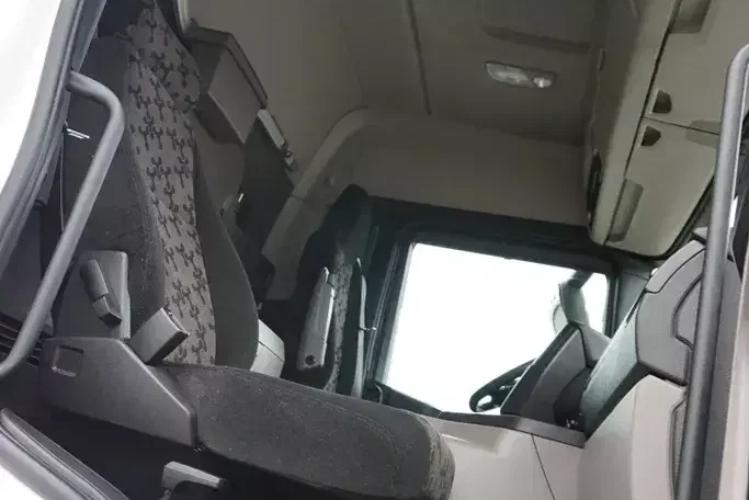 Scania / P 410 / E 6 / BDF + WINDA / 7.15 , 7.45, 7.82 M / RETARDER zdjęcie 8