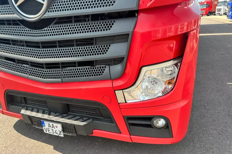 Mercedes 2545 Bigspace , firanka , zdjęcie 18