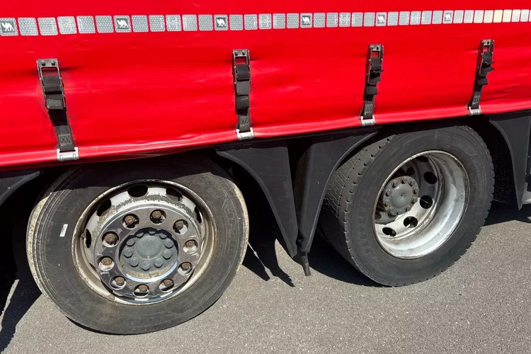 Mercedes 2545 Bigspace , firanka , zdjęcie 22