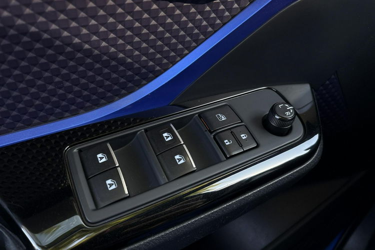 Toyota C-HR 1.2 T 116KM DYNAMIC, salon Polska, gwarancja zdjęcie 15