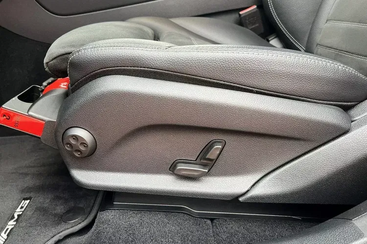 Mercedes eqc zdjęcie 18