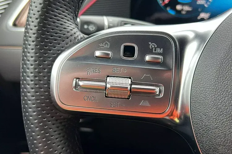 Mercedes eqc zdjęcie 22