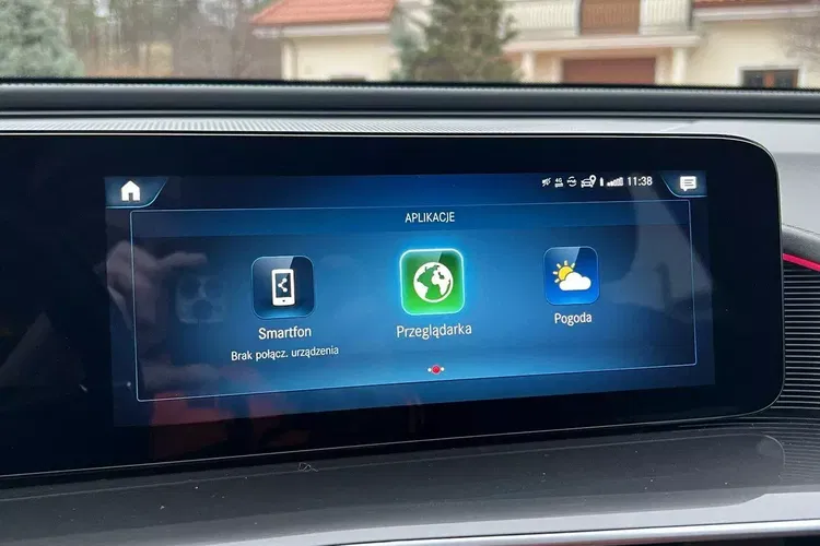 Mercedes eqc zdjęcie 32