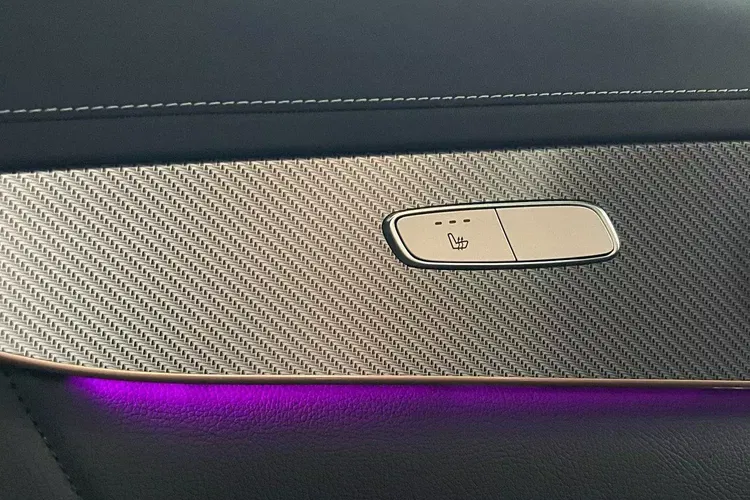 Mercedes eqc zdjęcie 39